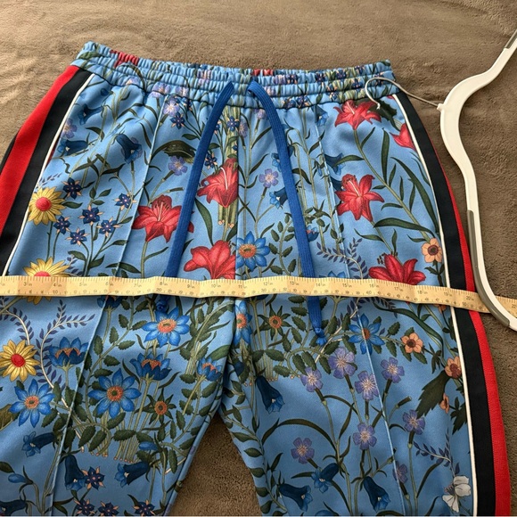 GUCCI  Floral print track pants. - Picture 7 of 8